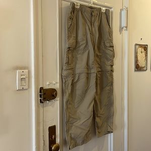 REI Men’s Convertible Zip Cargo hiking pants to shorts Size 30L. Color Tan